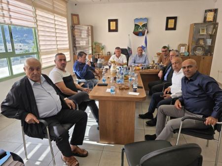 منتدى السلطات البدوية: يطالب بوقف سياسة الهدم ويتبنى تنظيم مظاهرة قطرية ضد الهدم